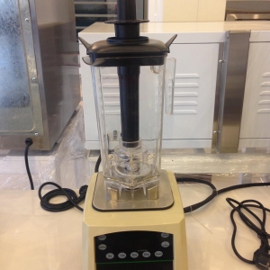 เครื่องปั่นน้ำผลไม้