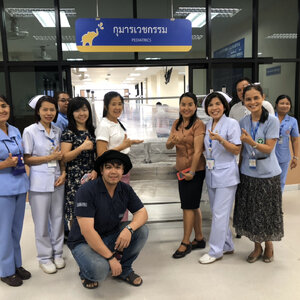 ทำไมครุภัณฑ์สแตนเลสจึงเหมาะกับงานในโรงพยาบาลและคลินิก?