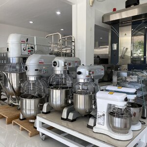 เครื่องผสมอาหาร 3 หัวตี