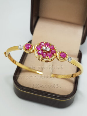 กำไลโบราณทับทิมประดับเพชร