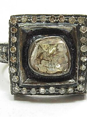 แหวนเพชรซีกหน้าสี่เหลี่ยม