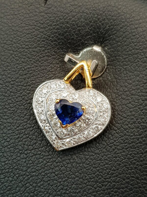 จี้หัวใจไพลินประดับเพชร **ขายแล้ว**