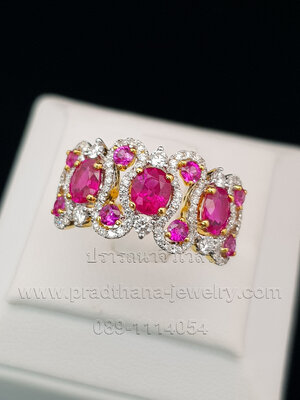 แหวนทับทิมประดับเพชร