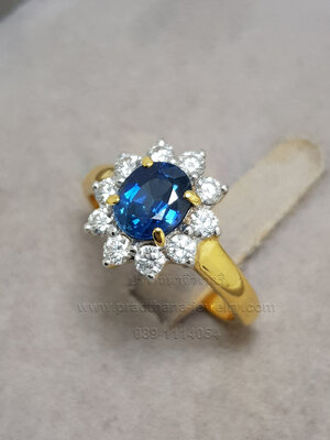 แหวนไพลินล้อมเพชร