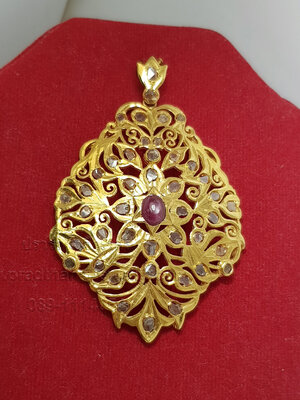 จี้โบราณเพชรซีกยอดทับทิมสตาร์