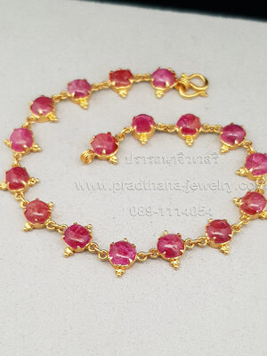 สร้อยข้อมือทับทิมรอบเส้น