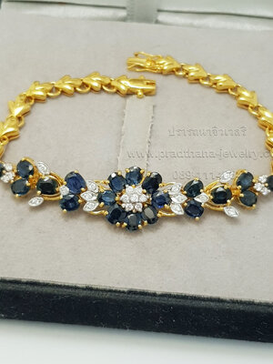 สร้อยข้อมือช่อดอกไม้ไพลินเพชร