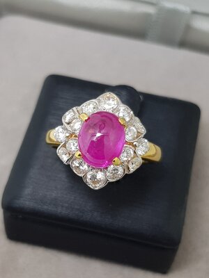 แหวนทับทิมประดับเพชร