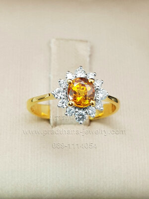 แหวนบุษราคัมล้อมเพชร **ขายแล้ว**