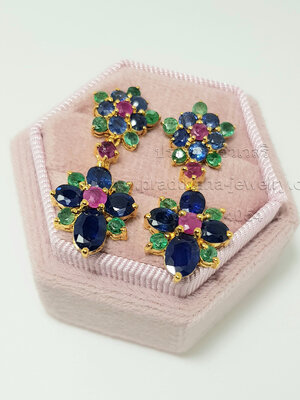 ต่างหูดอกไม้ไพลินทับทิมมรกต