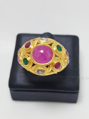 แหวนโบราณสามสียอดทับทิม