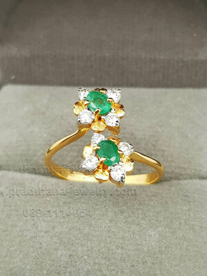 แหวนมรกตประดับเพชร