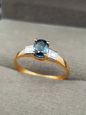 แหวนไพลินบ่าเพชร