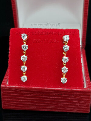 ต่างหูเพชรห้อยสายยาว **ขายแล้ว**