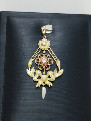 จี้ทองโบราณประดับเพชรและมุก