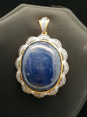 จี้เข็มกลัดไพลินนิหล่าประดับเพชร