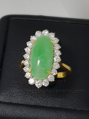 แหวนหยกล้อมเพชร