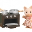 ตุ๊กตาสาวน้อยแมว พร้อมเตาอบและกระทะประกอบอาหาร ซิลวาเนียนแท้ Cat Sister with Oven Set : Sylvanian Families