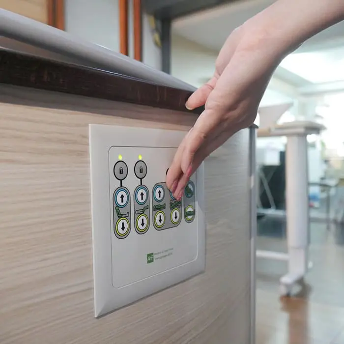 ชุดเตียงผู้ป่วยปรับไฟฟ้า FLOORE มีไฟใต้เตียง และแบตเตอรี่สำรองไฟ ราวกั้นเตียงแบบ ModuFlex แบ่งเป็นสองตอนแบบเต็มเตียง (ปรับเตียงต่ำสุด 23 cm.) + พร้อมที่นอนเพื่อสุขภาพ MEMORY FOAM + ชุดผ้าปูที่นอน + ผ้ายางรองกันเปื้อน