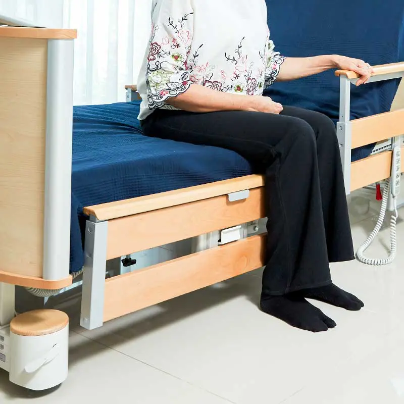 ชุดเตียงผู้ป่วยปรับไฟฟ้า FLOORE มีไฟใต้เตียง และแบตเตอรี่สำรองไฟ ราวกั้นเตียงแบบ ModuFlex แบ่งเป็นสองตอนแบบเต็มเตียง (ปรับเตียงต่ำสุด 23 cm.) + พร้อมที่นอนเพื่อสุขภาพ MEMORY FOAM + ชุดผ้าปูที่นอน + ผ้ายางรองกันเปื้อน